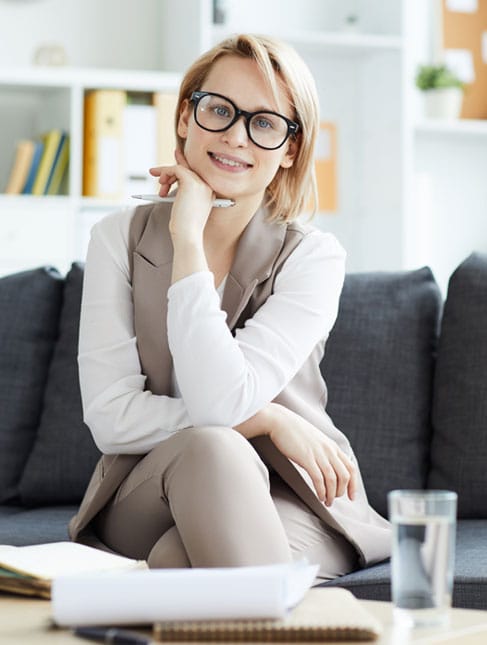 Specialist oferind consiliere pentru alegerea covorului de piatră naturală – sfaturi personalizate pentru fiecare proiect.