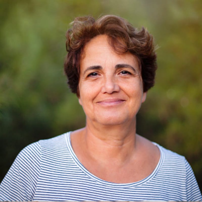 Opinia unui client despre utilizarea covorului de piatră naturală într-un spațiu comercial – modern și ușor de întreținut.